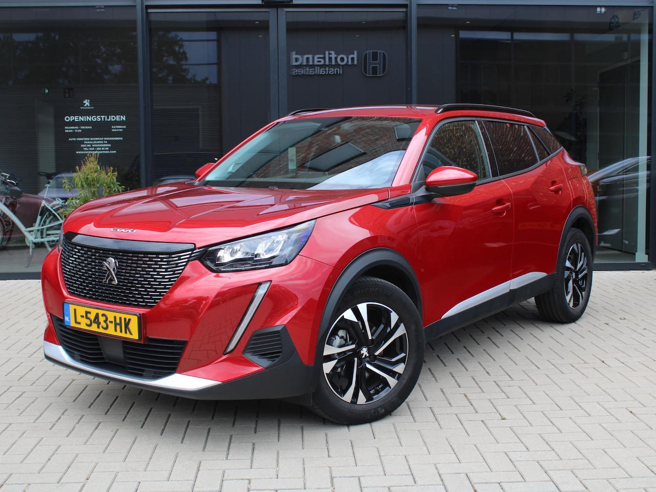 Peugeot 2008 - 1.2 PureTech Allure Camera, Trekhaak, Navigatie - AutoWereld.nl