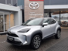 Toyota Yaris Cross - 1.5 Hybrid 115 First Edition KEYLESS LM-VELGEN APPLE/ANDROID STOEL/STUURVERW DRAADLOOS-LAD