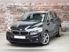 BMW 2-serie Active Tourer - 218i Sport Line Automaat / Navigatiesysteem Plus / Panoramadak / Head-Up Display / Stoelve