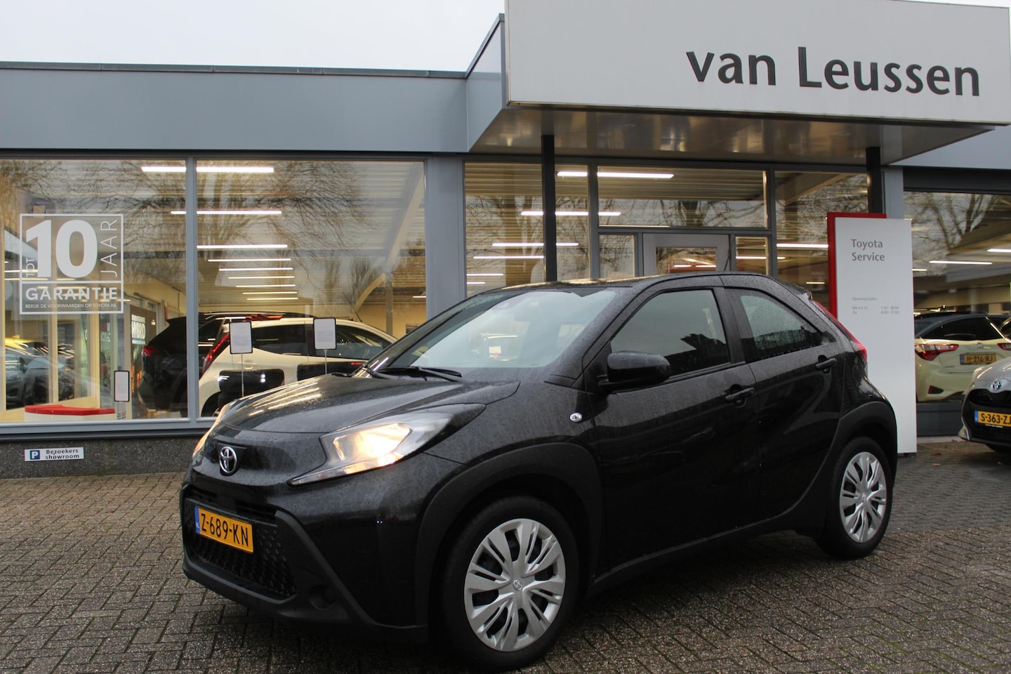 Toyota Aygo X - PLAY 5-DEURS NL-AUTO APPLE/ANDROID DAB+ AD-CRUISE AIRCO CAMERA - AutoWereld.nl