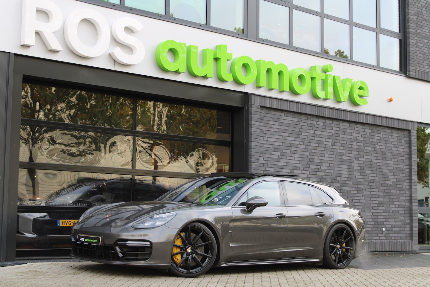 Porsche Panamera Sport Turismo - 4.0 Turbo S E-Hybrid | NAP | FRONT XPEL | KERAMISCH | PANO | 360 | CARBON | MEMORY | - AutoWereld.nl