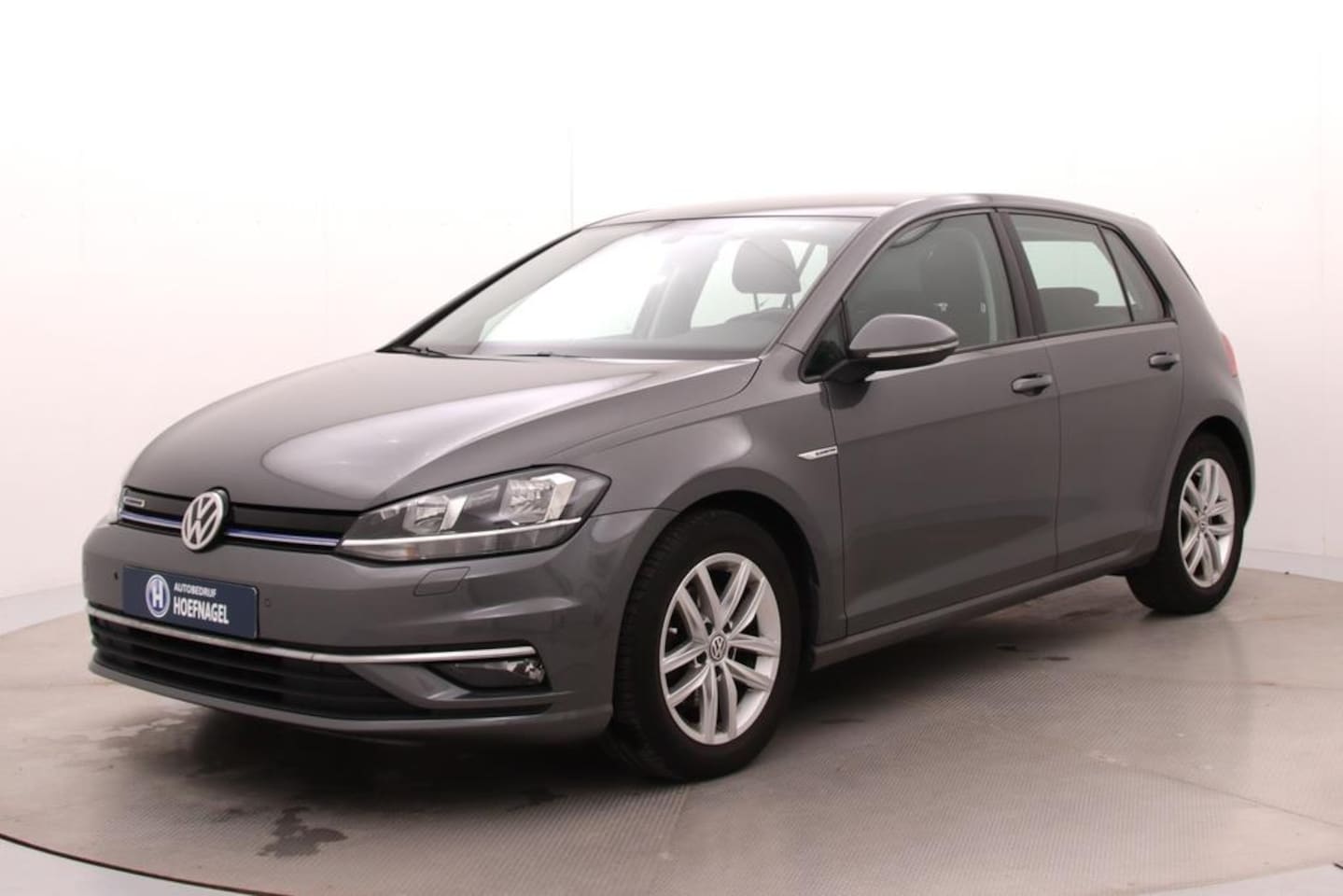Volkswagen Golf - 1.5 TSI Comfortline Automaat | Adaptive Cruise Control | Parkeersensoren | Stoelverwarming - AutoWereld.nl