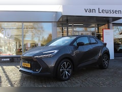 Toyota C-HR - 1.8 HYBRID 140 FIRST EDITION BI-TONE LAK STOEL/WISSER&STUURVERW. LED DODEHOEK DETECTIE LM