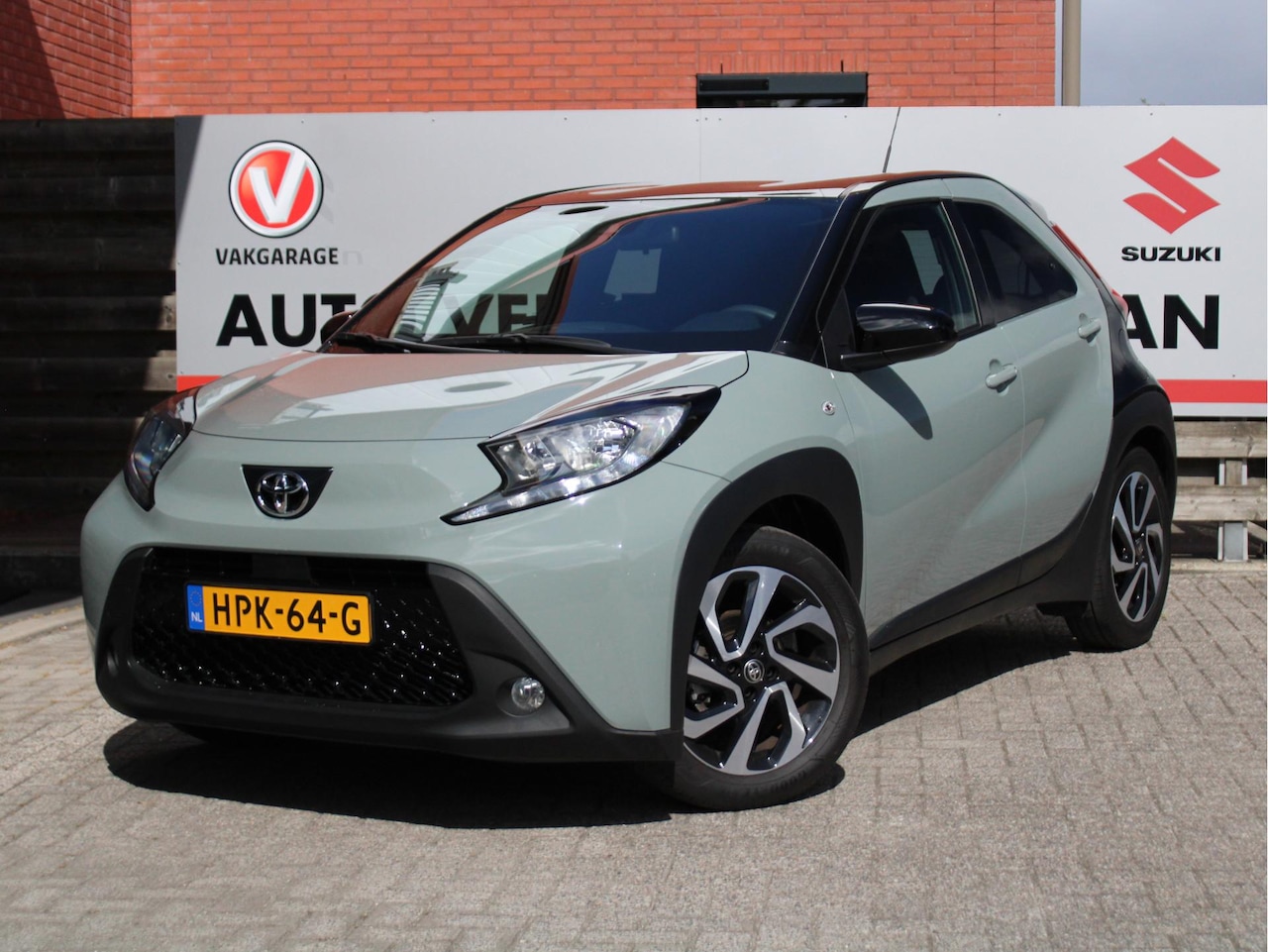 Toyota Aygo X - 1.0 VVT-i S-CVT Pulse Automaat Achteruitrijcamera, Cruise Control Adaptief, Airco, Stoelve - AutoWereld.nl