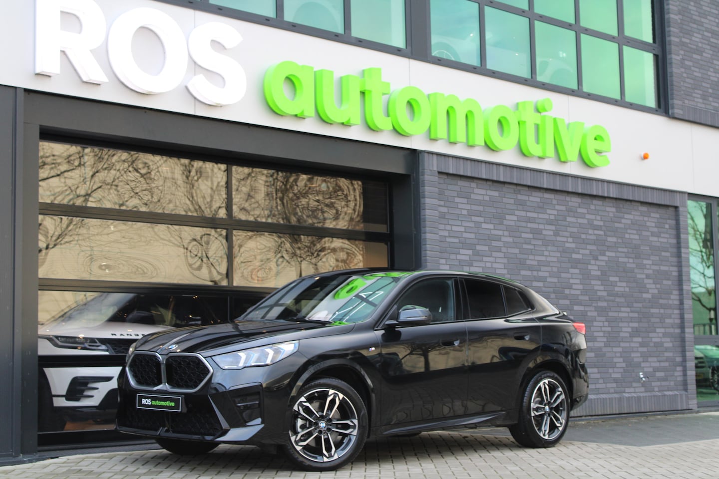 BMW X2 - sDrive20i | BTW | M-SPORT | 360 CAMERA | HUD | KEYLESS | SPORTSTOELEN | - AutoWereld.nl