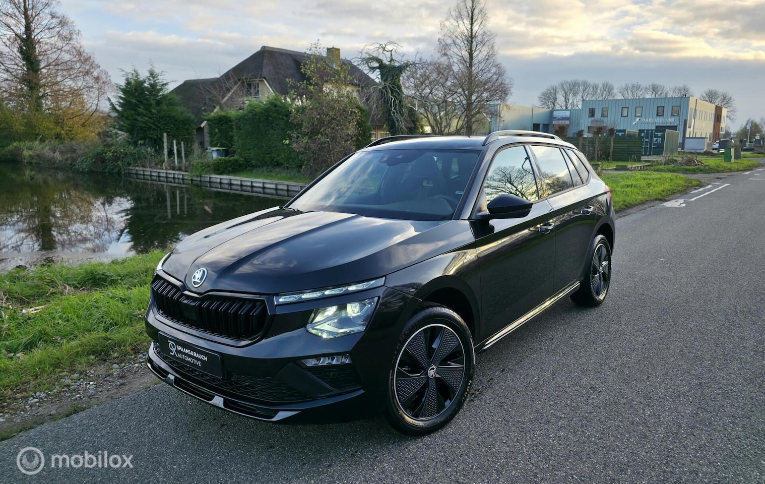 Skoda Kamiq - 1.5 TSI ACT Monte Carlo / Pano / Carplay / Trekhaak - AutoWereld.nl
