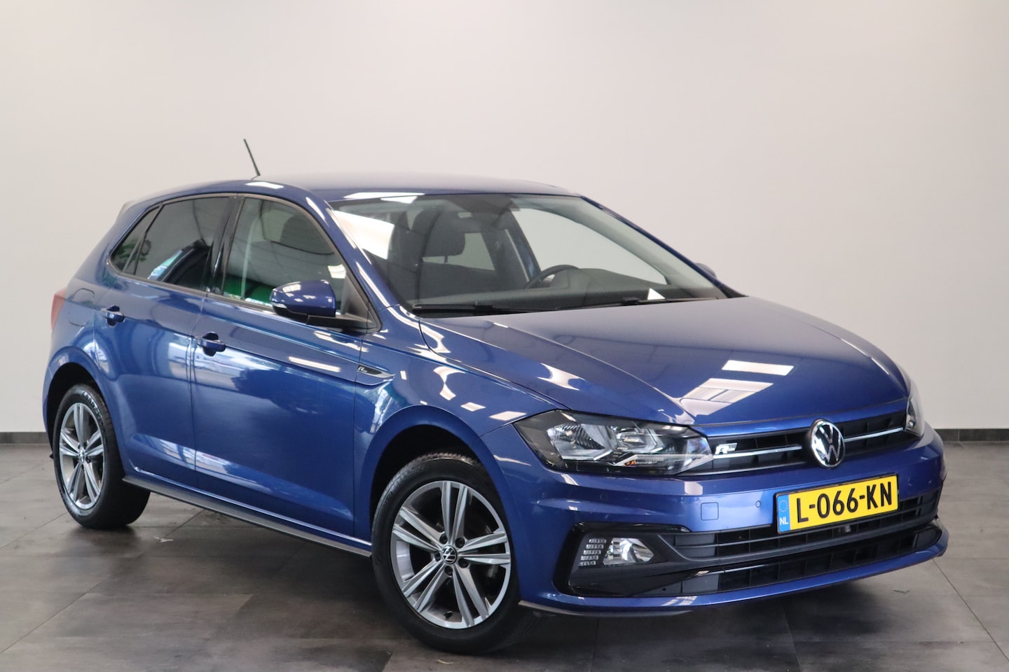Volkswagen Polo - 1.0 TSI R-Line Edition R-Line Edition Adaptive-Cruise Carplay 24 maanden garantie mogelijk - AutoWereld.nl