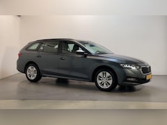 Skoda Octavia Combi - 1.0 e-TSI DSG Business Edition Virtual Cockpit Parkeersensoren Navigatie