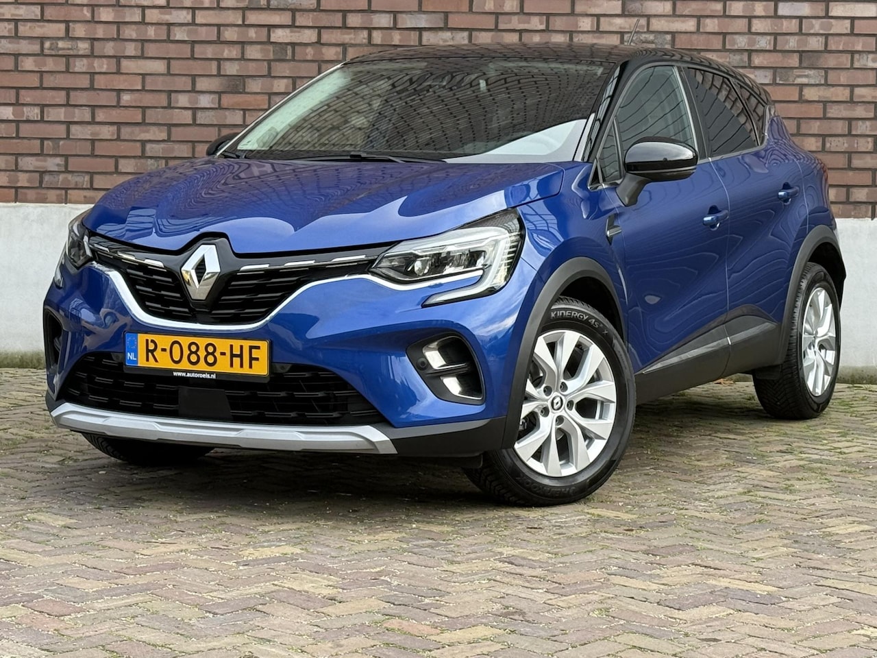 Renault Captur - 1.0 TCe 90 Intens / NAVI + Camera / NIEUWE ALL-Season / Clima / PDC Voor + Achter / Veilig - AutoWereld.nl