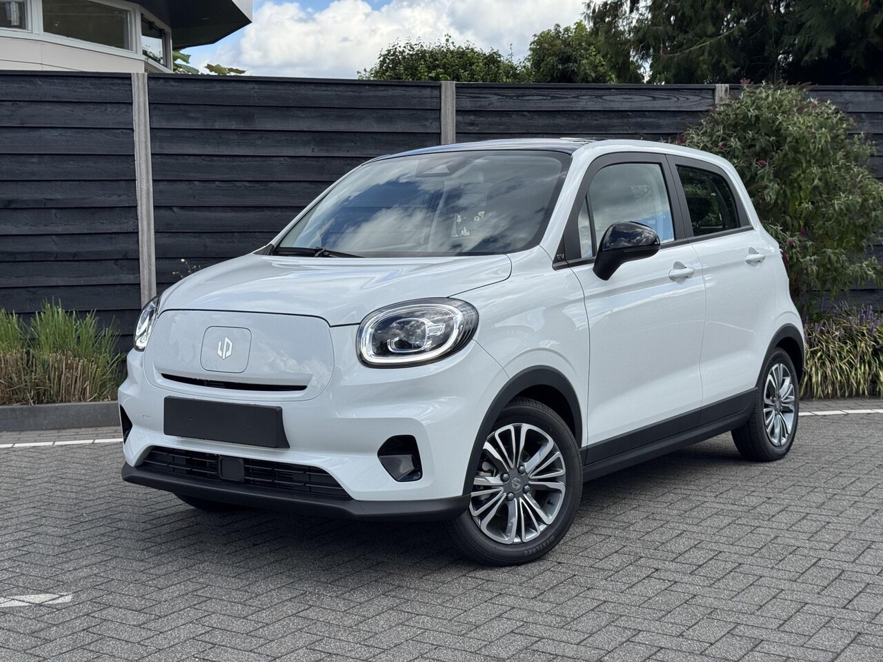 Leapmotor T03 - Design 37.3 kWh 95PK Automaat Navigatie, Camera achter, Parkeerhulp achter, Audio, Keyless - AutoWereld.nl