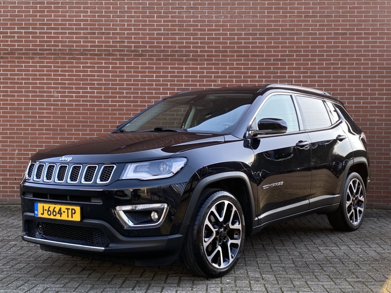 Jeep Compass - 1.3T LIMITED NAVI CRUISE CLIMA PDC CAMERA - AutoWereld.nl