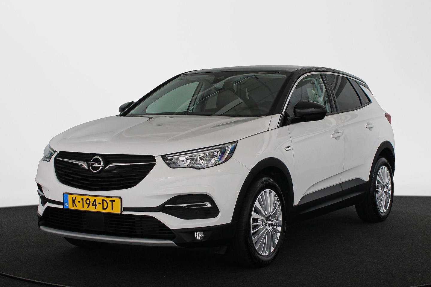 Opel Grandland X - 1.2 Turbo Innovation Navigatie Camera Carplay - AutoWereld.nl