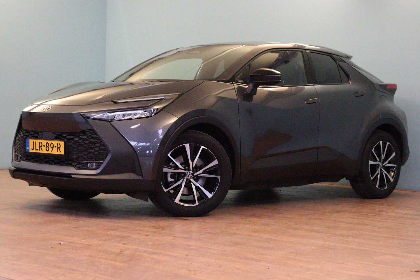 Toyota C-HR - 2.0 Plug-in Hybrid 220 Dynamic | APPCONNECT | CAMERA + PDC | ADAP CRUISE | STUUR / STOELVE - AutoWereld.nl