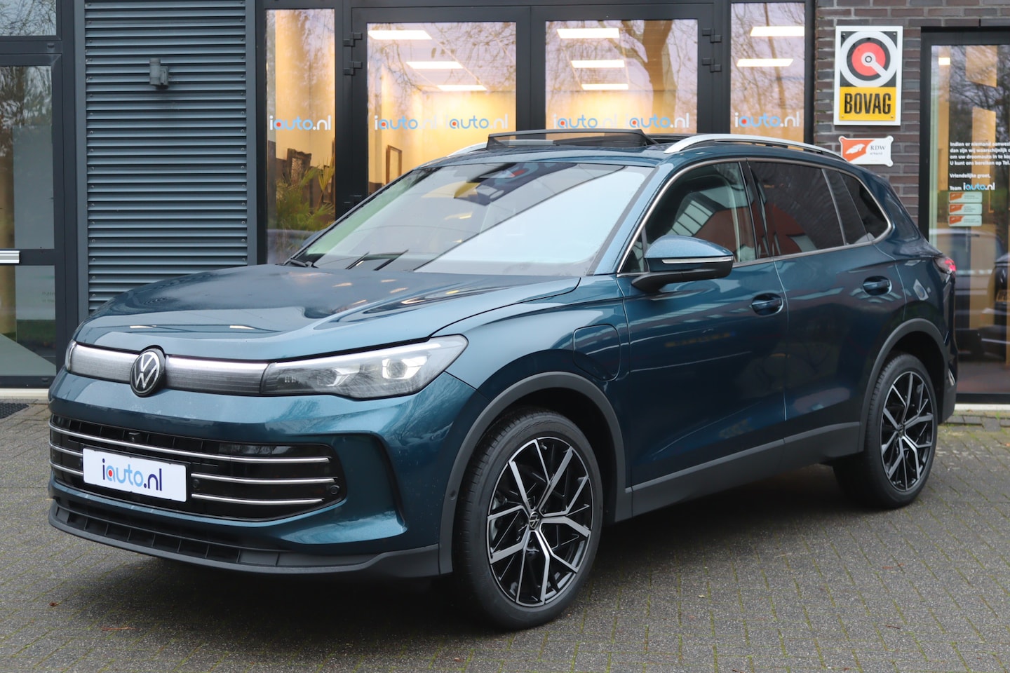Volkswagen Tiguan - 1.5 eHybrid 204pk Elegance Pano/IQ.Light HD/360/Head-up/Keyless/ACC/DCC/ErgoActive/Dodehoe - AutoWereld.nl