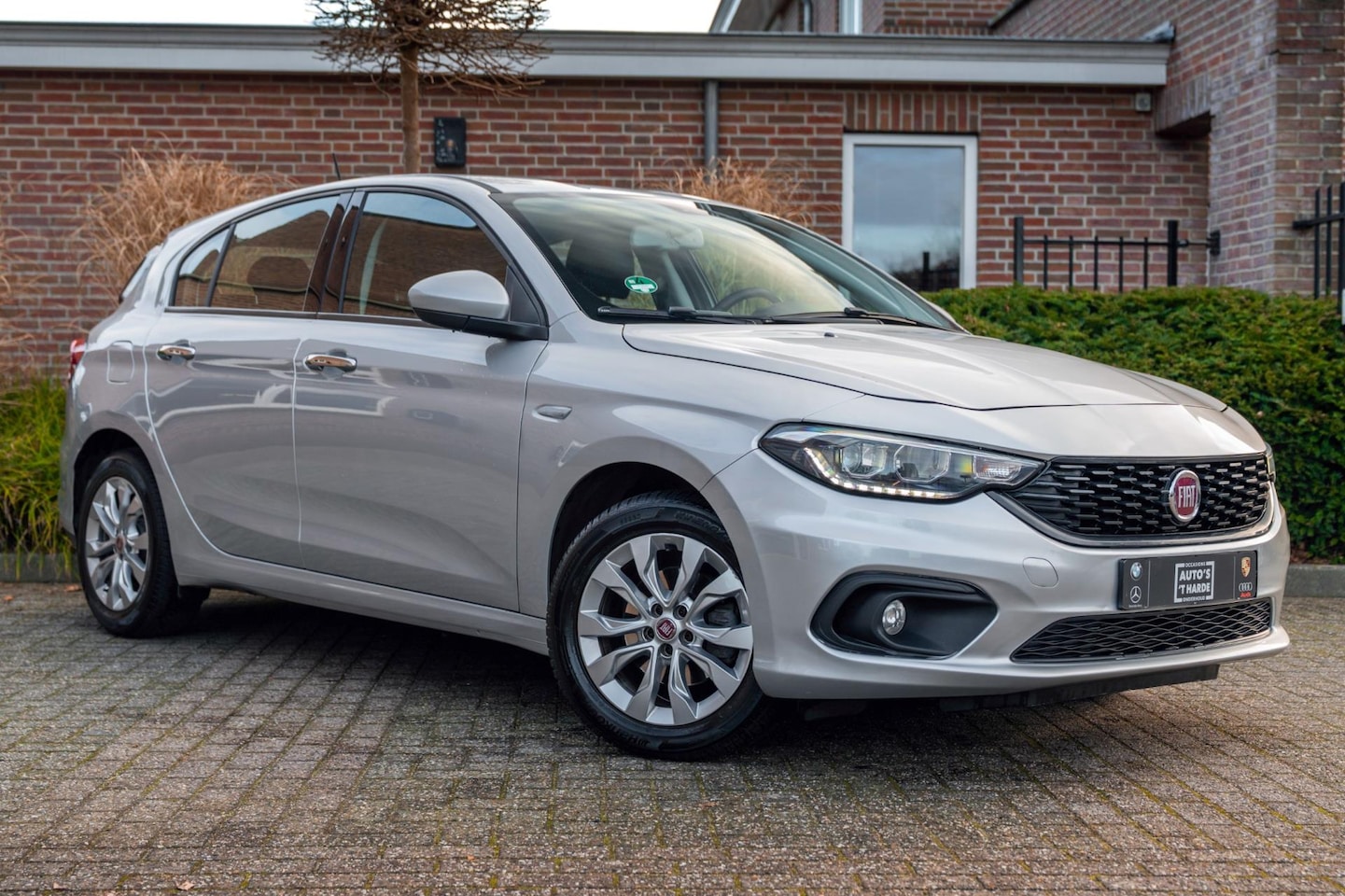 Fiat Tipo - 1.4 T-Jet 16v Business Lusso 120 PK Navi Camera Trekhaak Stoelverwarming - AutoWereld.nl