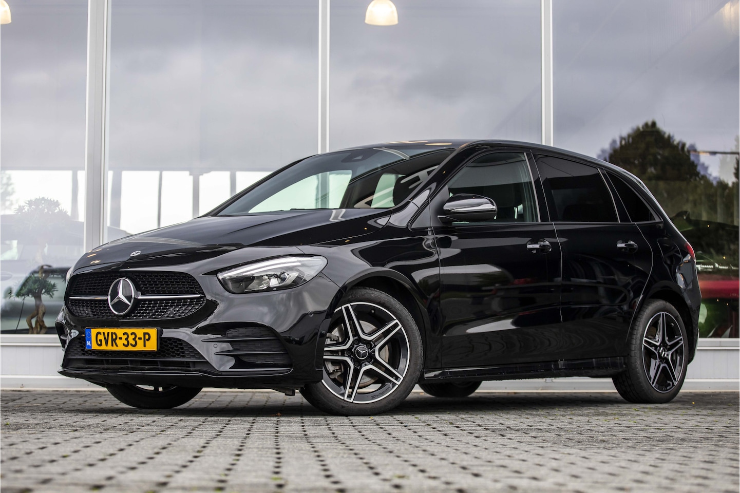 Mercedes-Benz B-klasse - 250 e Premium Plus AMG | Night | Carplay - AutoWereld.nl