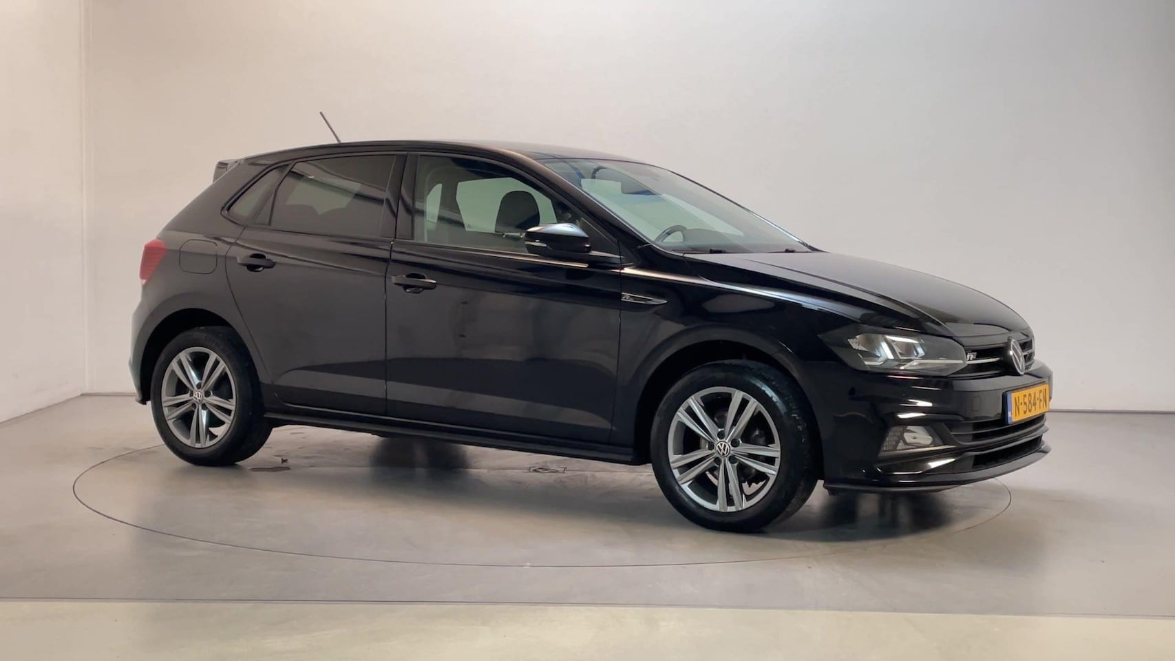 Volkswagen Polo - 1.0 TSI R-Line Edition Parkeersensoren Navigatie DAB+ App-Connect - AutoWereld.nl