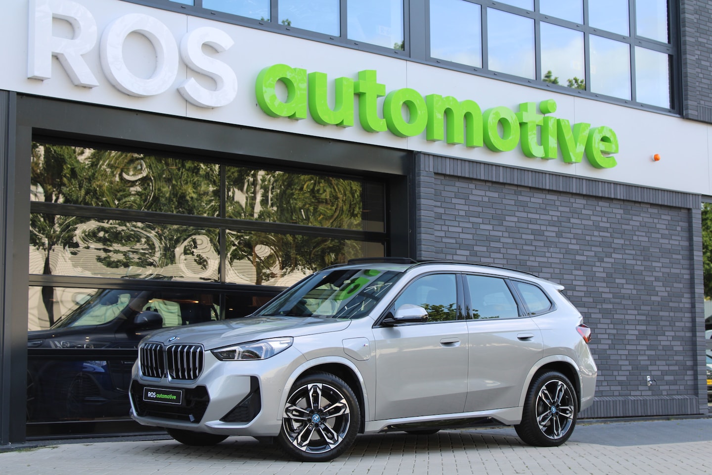 BMW X1 - xDrive30e | PANO | M-SPORT | 360 | HUD | KEYLESS | STUURW.VERWARMD | LED | - AutoWereld.nl