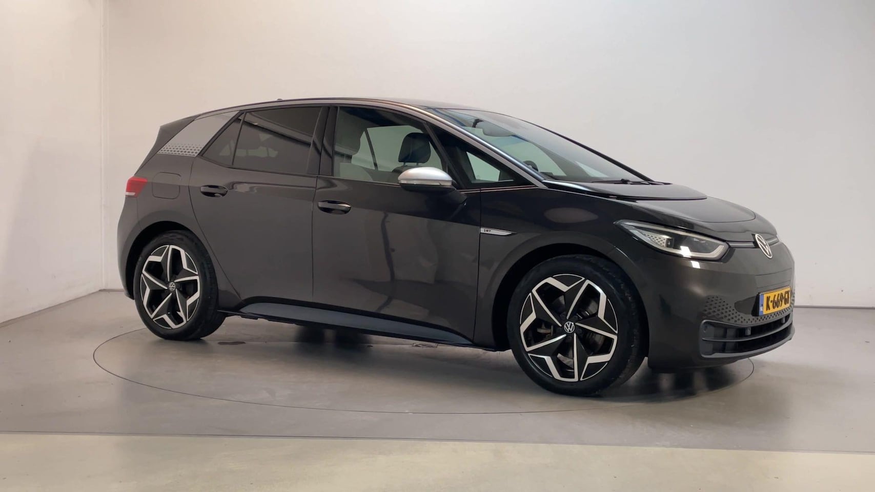 Volkswagen ID.3 - First Plus 58 kWh LED Camera Stoelverwarming Navigatie - AutoWereld.nl