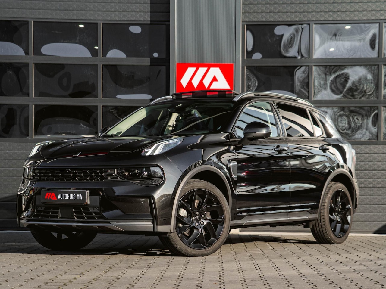 Lynk & Co 01 - 1.5 Black Edition Panoramadak|360° Camera|ACC|Stoelverwarming - AutoWereld.nl