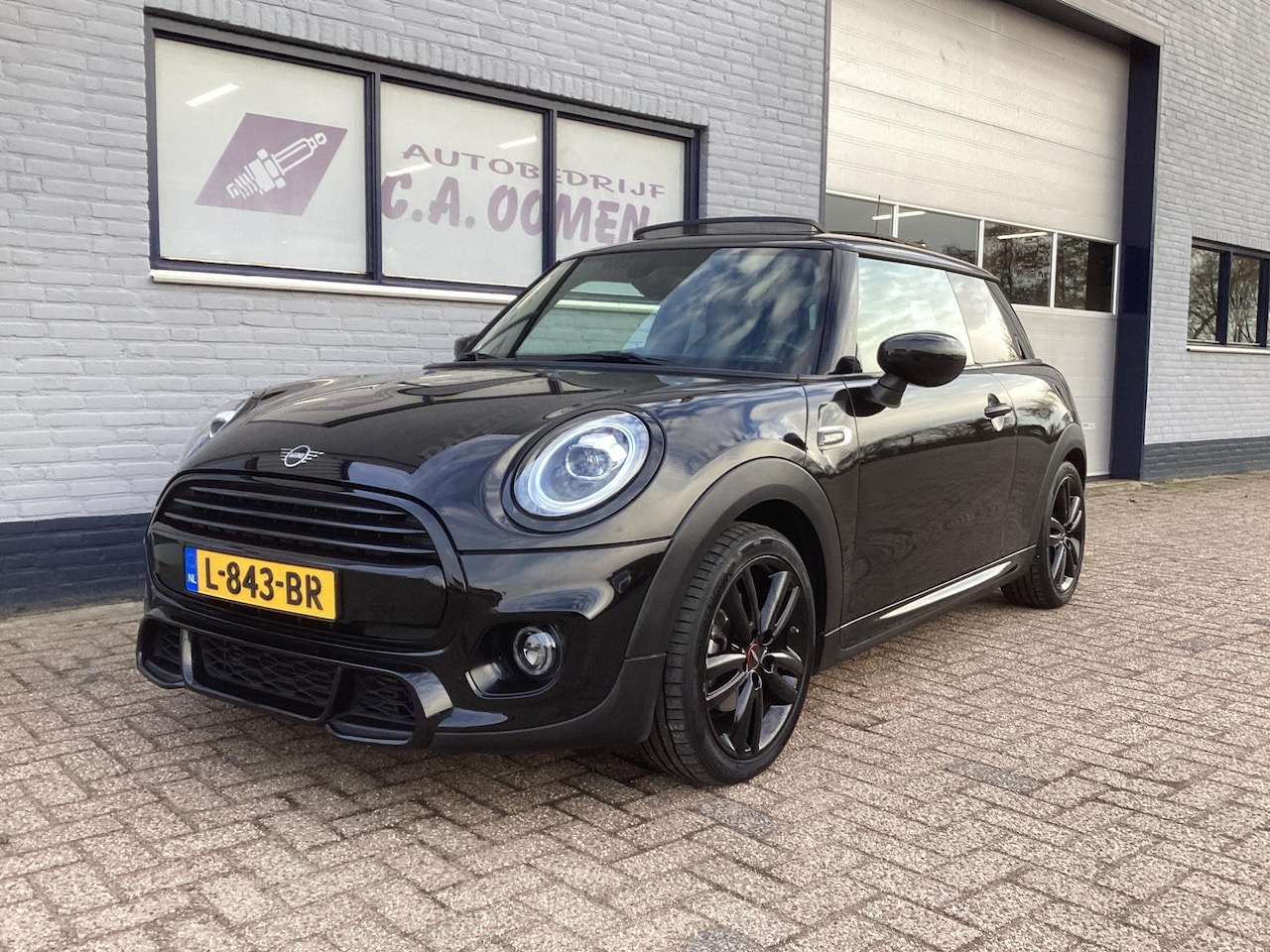 MINI John Cooper Works - Mini 1.5 Cooper Btw auto Panorama dak lm velgen - AutoWereld.nl