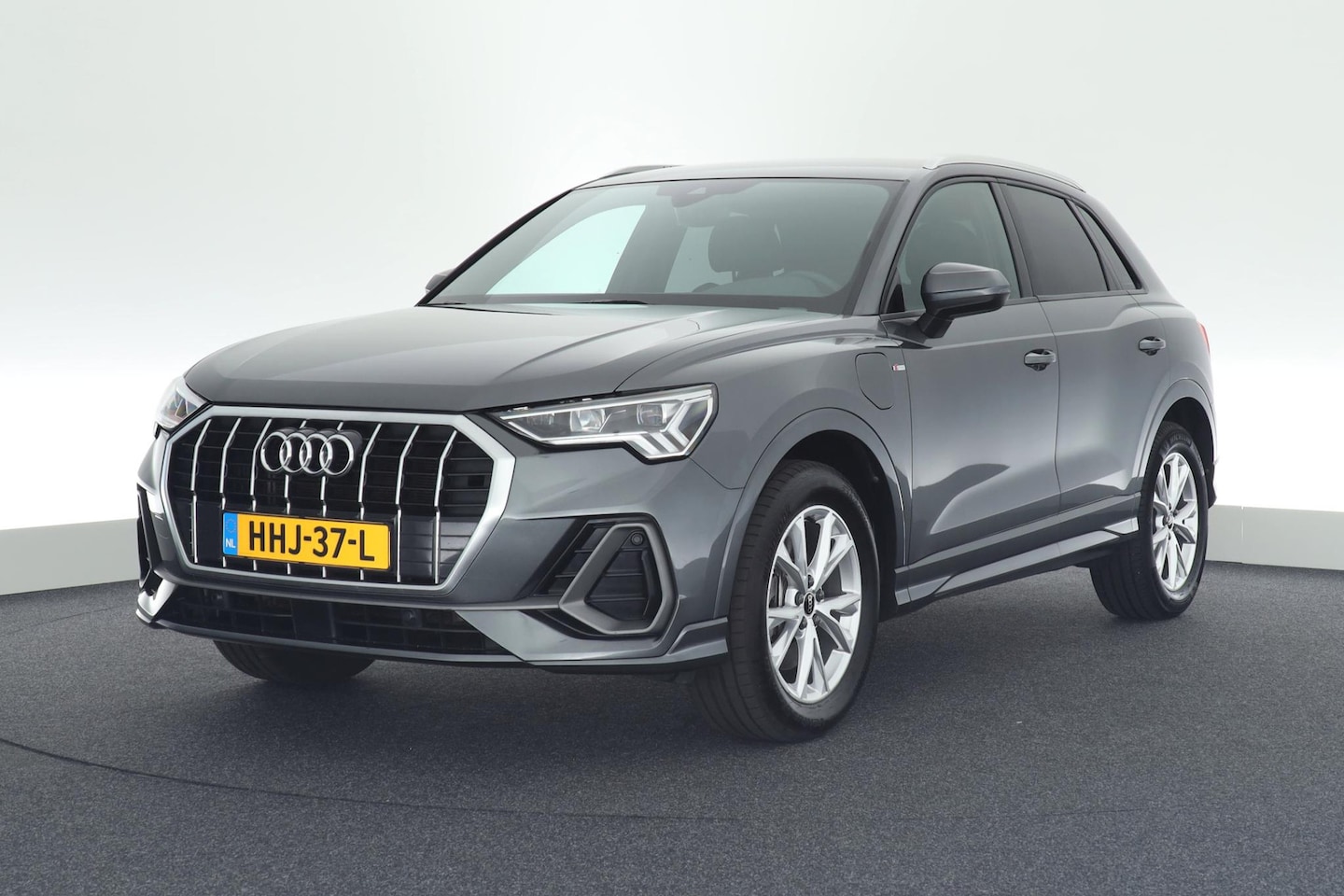 Audi Q3 - 45 TFSI e 245pk 2x S-Line Trekhaak Virtual Cockpit Led Navigatie - AutoWereld.nl