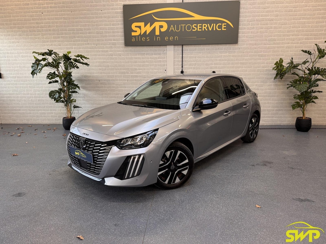 Peugeot 208 - 1.2 PureTech 100 Allure | Navi | 360 cam | Adaptieve cruise | Dodehoek - AutoWereld.nl