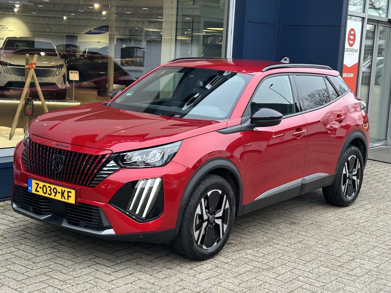 Peugeot 2008 - 1.2 Turbo 100 PK Allure | Trekhaak 1200 KG | Navigatie | LED Verlichting | Parkeercamera | - AutoWereld.nl