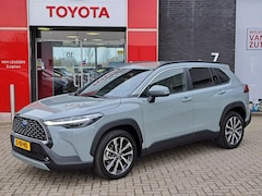 Toyota Corolla Cross - 2.0 High Power Hybrid First Edition STOELVERWARMING NAVIGATIE ELEK. ACHTERKLEP