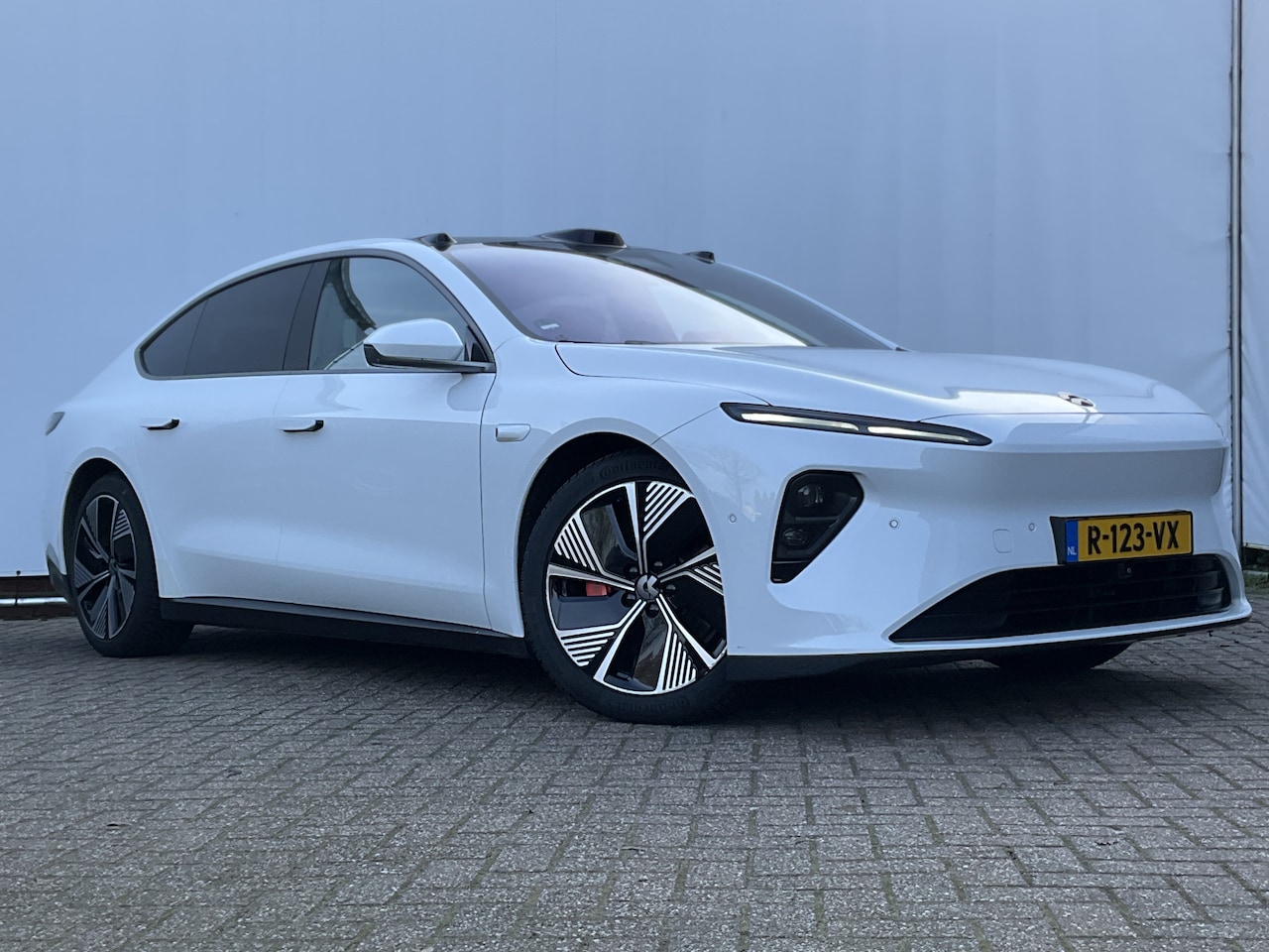 Nio ET7 - 75 kWh Dual AWD 653PK Incl. BTW Pano 360° Full option Massage Autopilot Nieuwstaat! - AutoWereld.nl