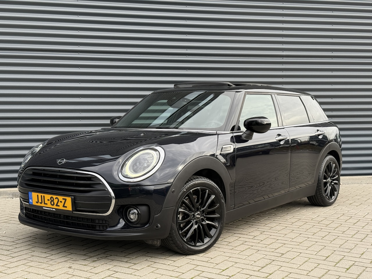 MINI Clubman - 1.5 Cooper Knightsbridge Pano/Camera/Leder - AutoWereld.nl