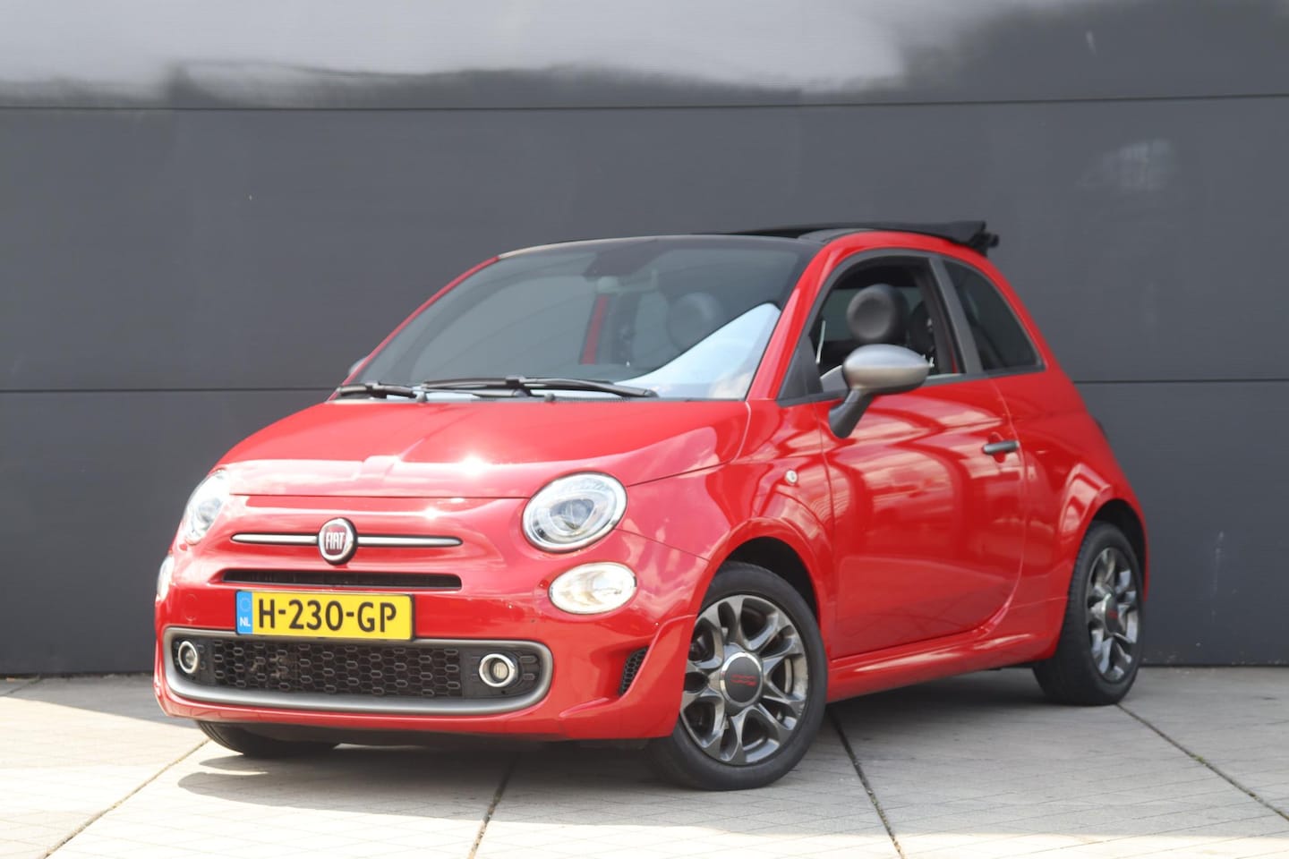 Fiat 500 C - 0.9 TwinAir Turbo Sport / Navigatie / CarPlay / Dealeronderhouden / 15'' velgen - AutoWereld.nl