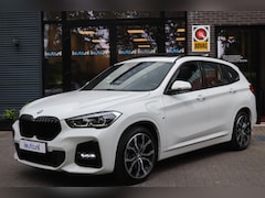 BMW X1 - xDrive25e 220pk M-Sport Shadow Line Pano/Keyless/Navi/Leder Dakota/LED/DAB/19"