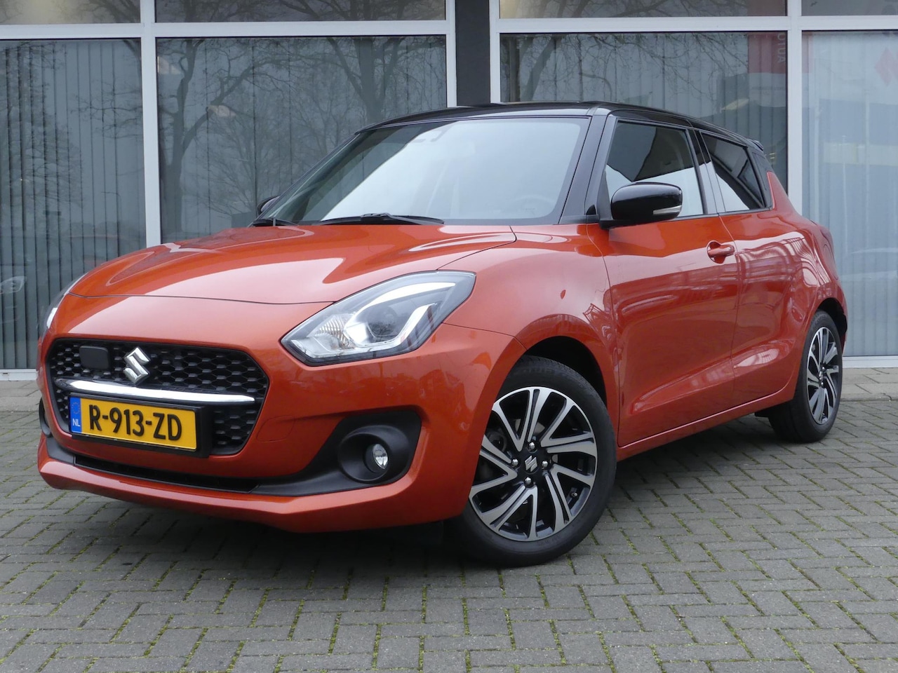 Suzuki Swift - 1.2 Style Smart Hybrid NL-auto, Trekhaak, Achterspoiler, Cruise Contr., Apple Carplay, And - AutoWereld.nl