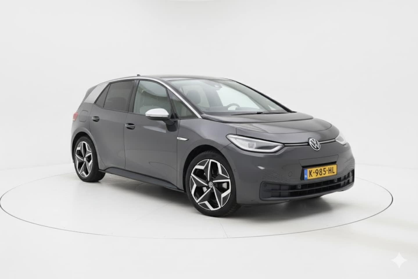 Volkswagen ID.3 - First Plus 58 kWh | Trekhaak | Parkeersensoren - AutoWereld.nl