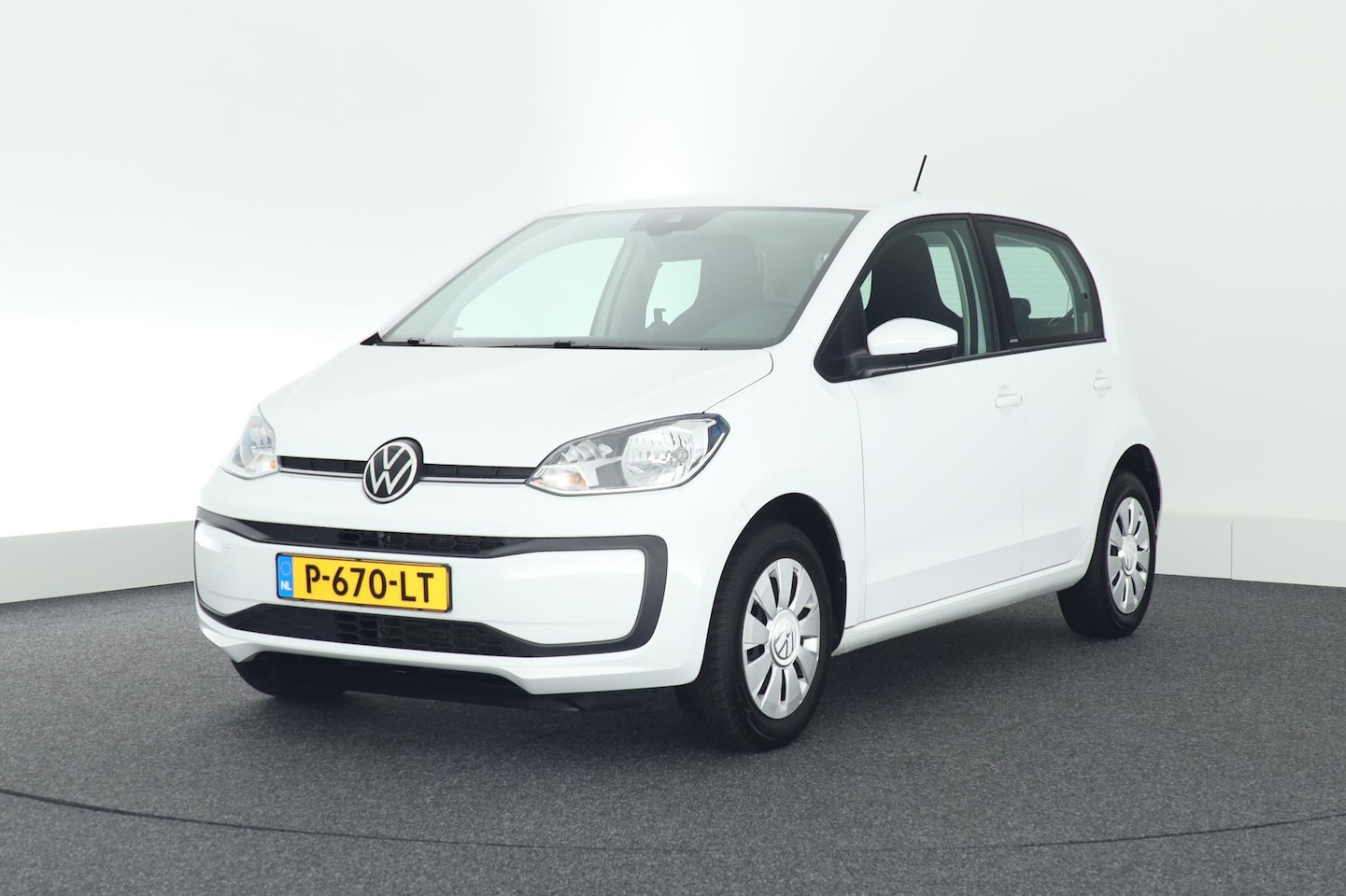 Volkswagen Up! - 1.0 66pk Active Camera Cruise Stoelverwarming - AutoWereld.nl