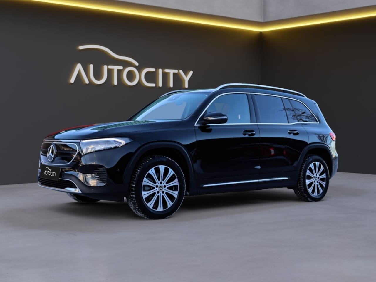 Mercedes-Benz EQB - EQB 250 67 kWh 7 Persoons l Leder l Camera l Widescreen - AutoWereld.nl