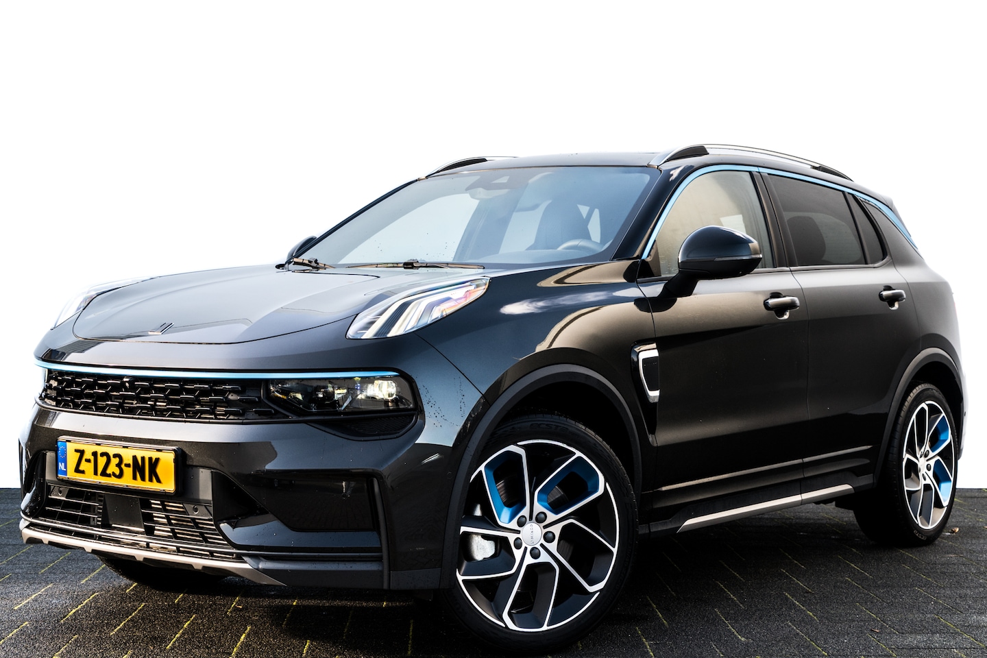 Lynk & Co 01 - 1.5 Plug-in Hybrid 262 Pk I Modeljaar 2023 I Stuurverwarming I Panoramadak I 75 km Elektri - AutoWereld.nl