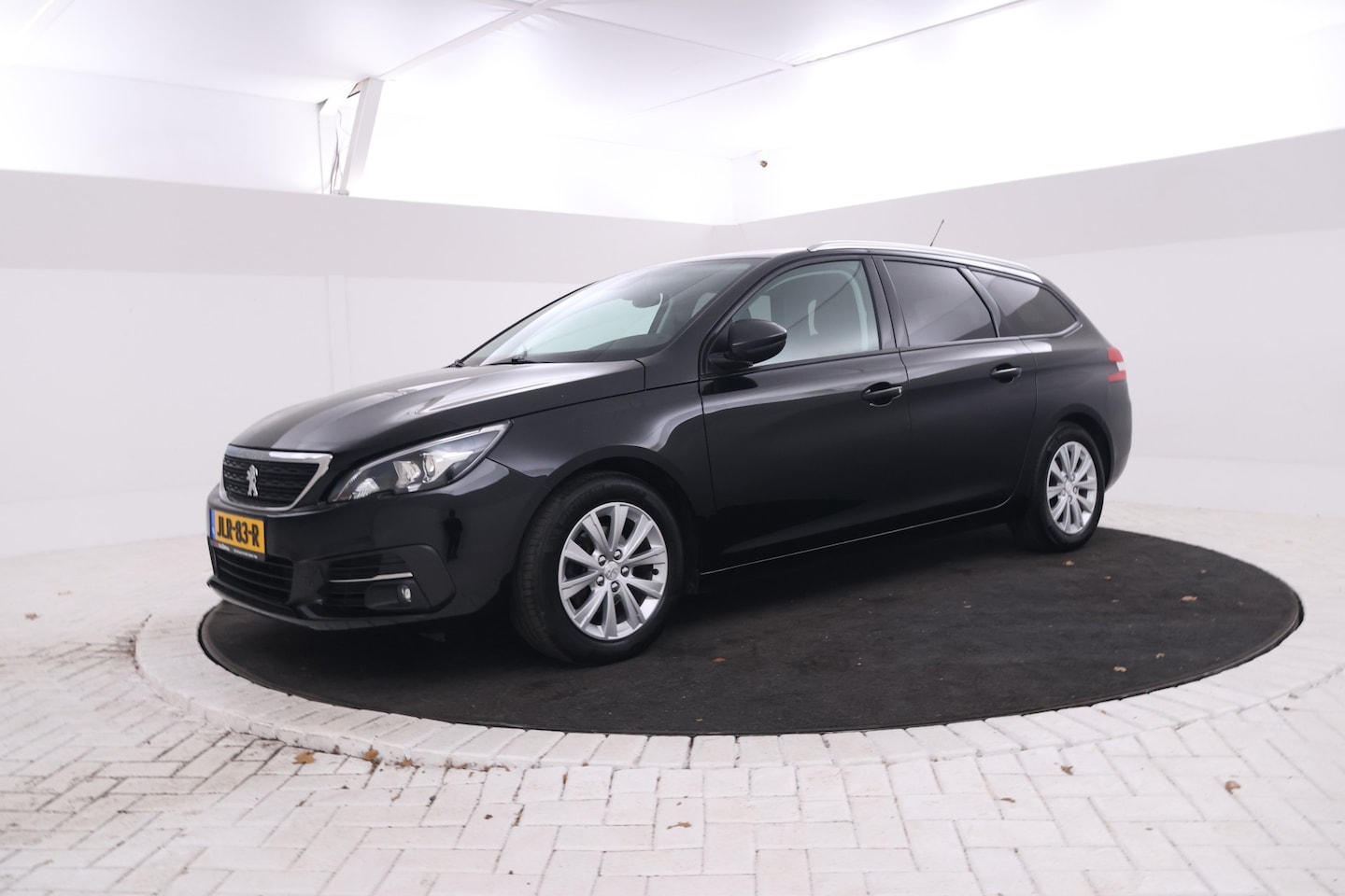Peugeot 308 SW - 1.5 BlueHDi Blue Lease Navigatie, Cruise, Trekhaak, Climate, - AutoWereld.nl