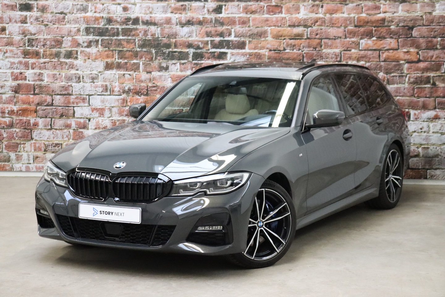 BMW 3-serie Touring - 320i High Executive M Sport Pakket Automaat / Live Cockpit Professional / Panoramadak / Le - AutoWereld.nl