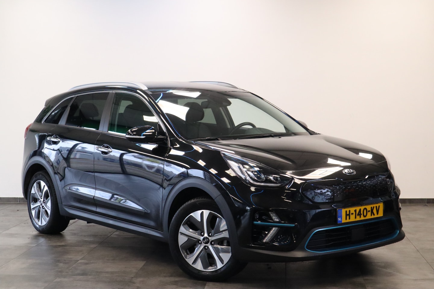 Kia e-Niro - 64 kWh Leder Navigatie Adaptive-Cruise 24 maanden garantie mogelijk (*vraag naar de voorwa - AutoWereld.nl
