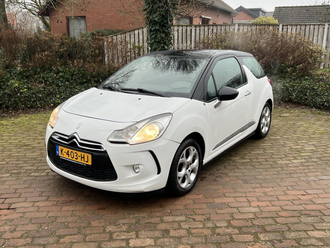 Citroën DS3 - 1.2 VTi Business Twotone| Trekhaak| Climate| Cruise control - AutoWereld.nl