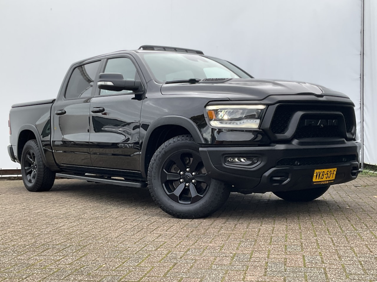 Dodge Ram 1500 - 5.7 V8 4x4 REBEL Adapt.Cruise Pano HUD HK Full-Screen Leer 360Cam Crew Cab - AutoWereld.nl