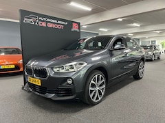 BMW X2 - SDrive18i Executive / NL-auto / Navigatie