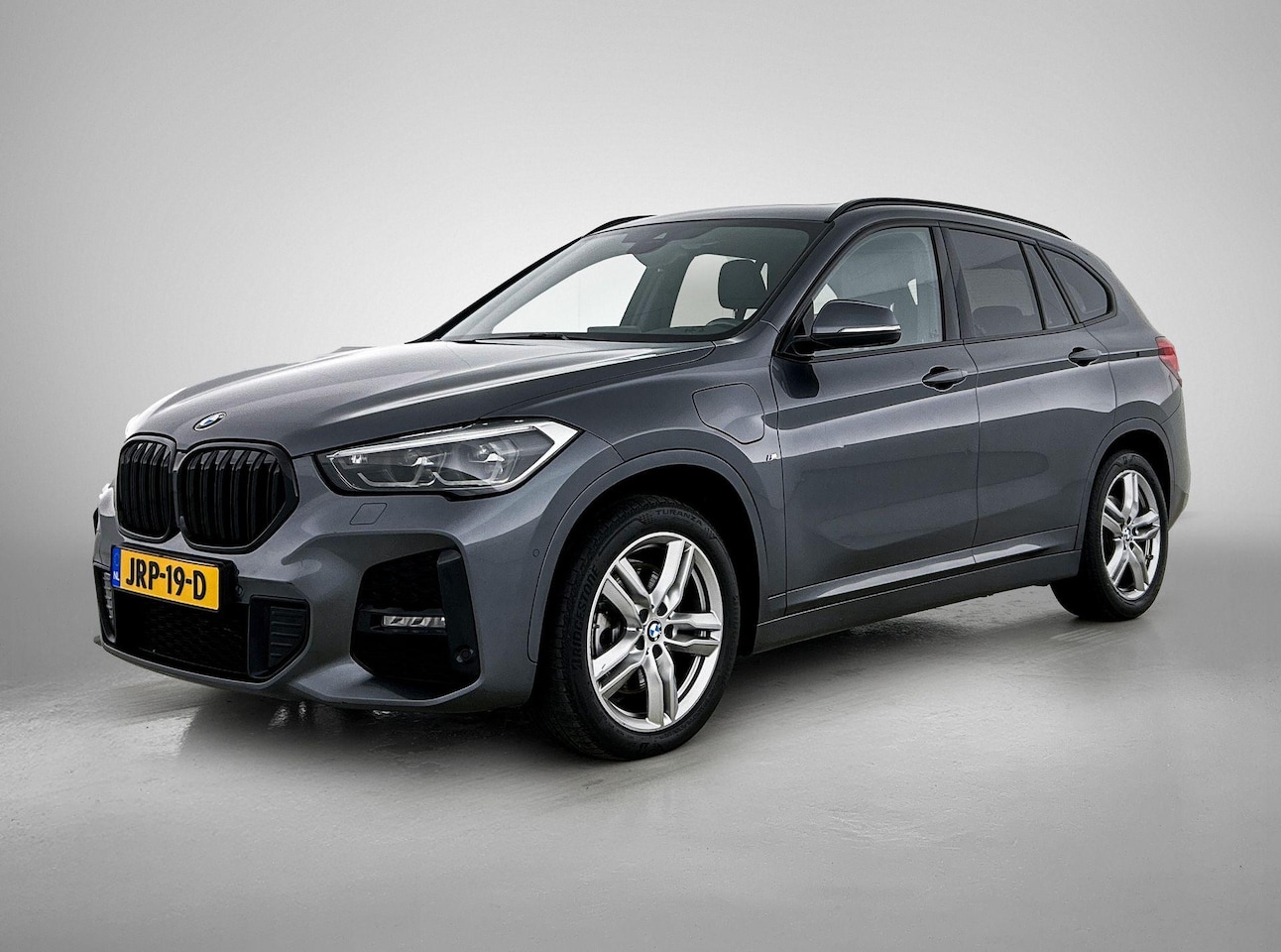 BMW X1 - xDrive25e Exe.Ed. 221PK PLUG-In M Sport PANORAMADAK | AD-CRUISE | CAMERA - AutoWereld.nl