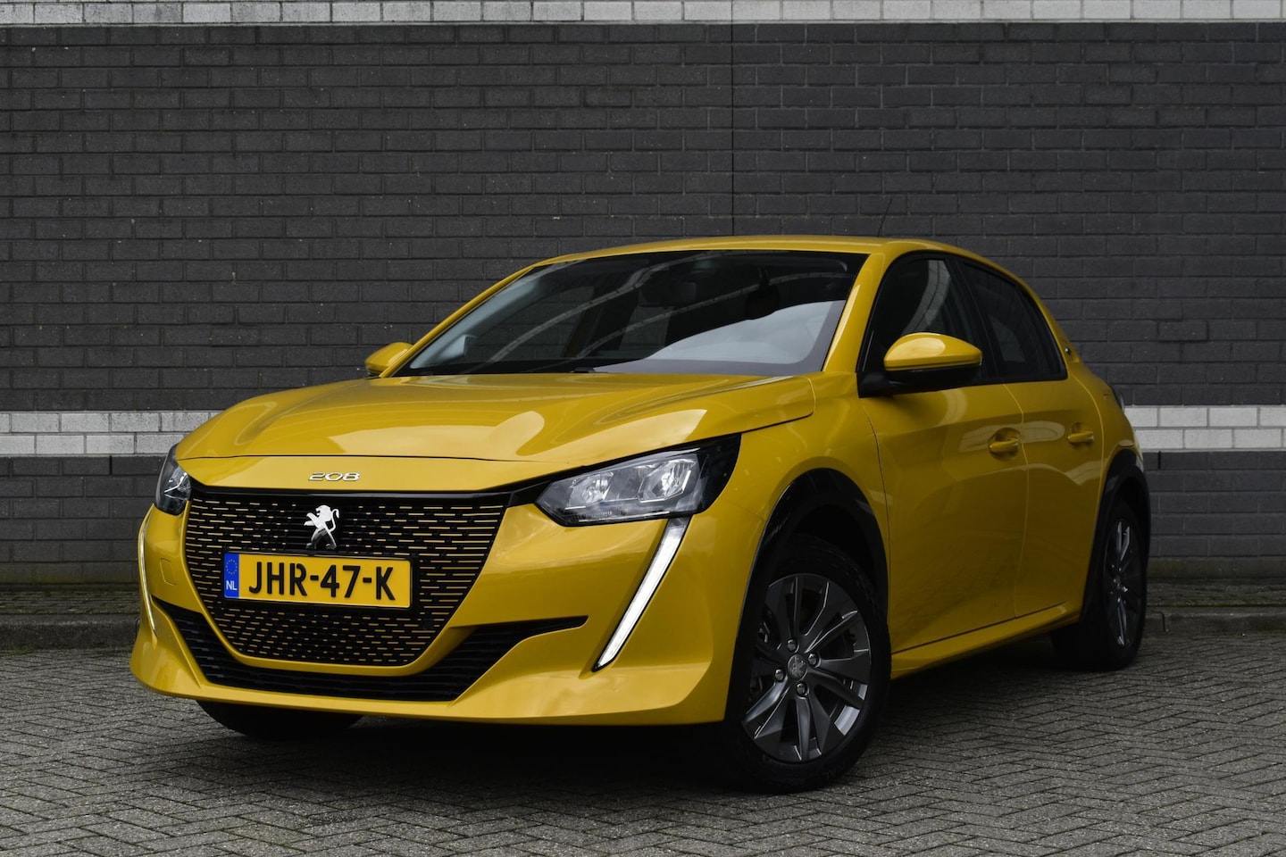 Peugeot e-208 - EV Active Pack 50 kWh / Carplay / Warmtepomp / Cruise - AutoWereld.nl