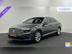 Volkswagen Passat - 1.4 TSI GTE Connected TREKHAAK-NAVI-DAB-STOELVERWARMING