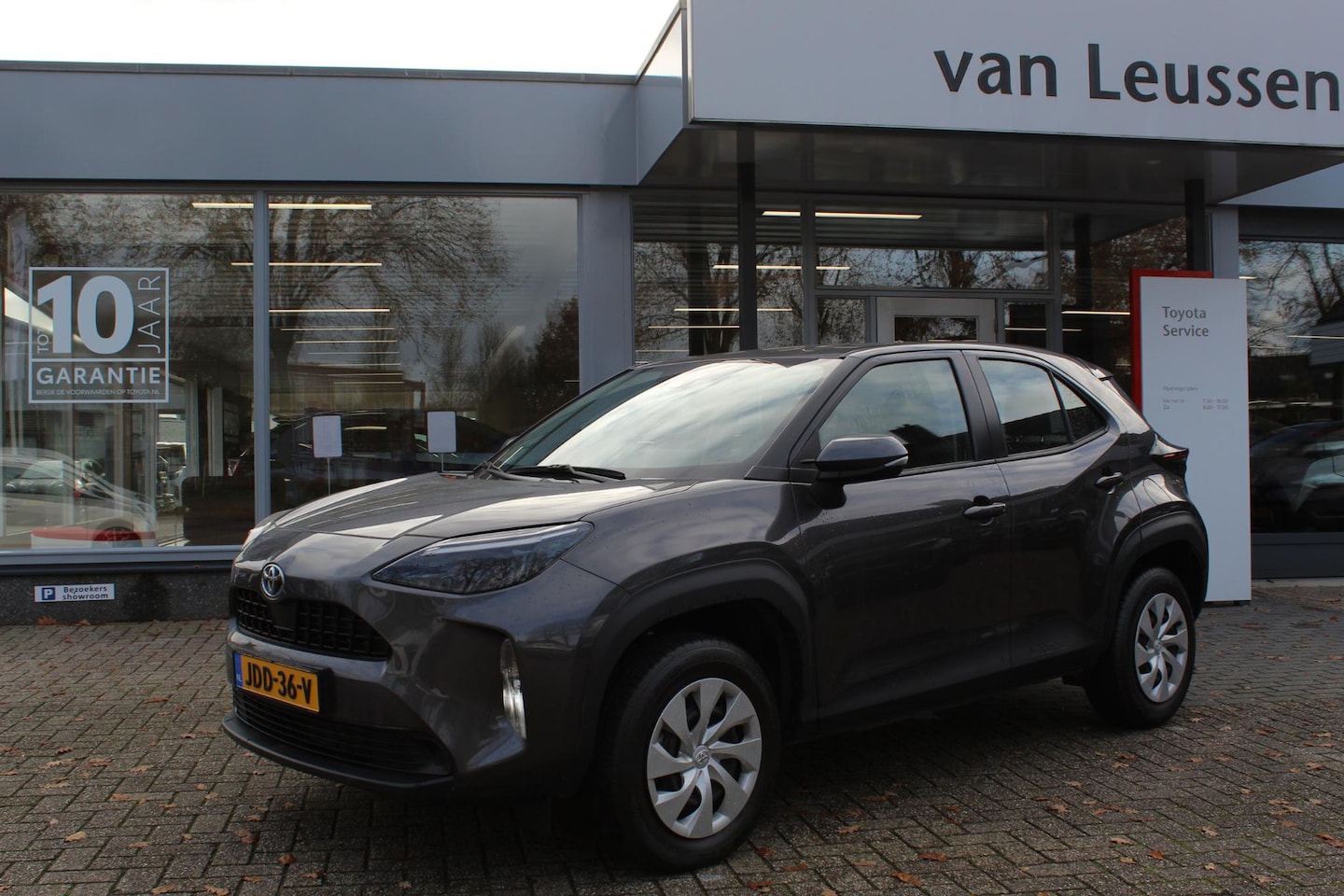Toyota Yaris Cross - 1.5 HYBRID APPLE/ANDROID AD-CRUISE DAB CLIMA BLUETOOTH LED VERLICHTING - AutoWereld.nl