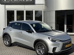 Lexus LBX - 2WD STOELVERW STUURVERW PARK-SENSOR BLIND-SPOT CARPLAY LENDESTEUN