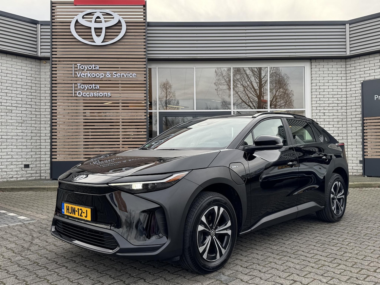 Toyota bZ4X - 71 kWh NL-AUTO 1E-EIG WARMTEPOMP APPLE/ANDROID KEYLESS AD-CRUISE CAMERA - AutoWereld.nl